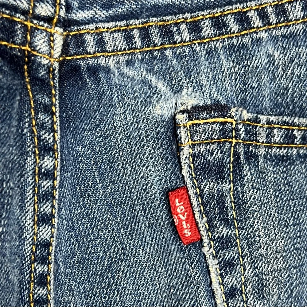 Levi’s Y2K Ryan Low Slung Loose Straight Cut Off Button Fly Shorts Size 34